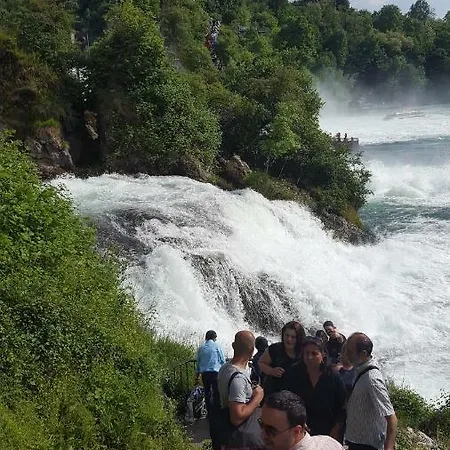 アパート Near Rheinfall イェシュテッテン