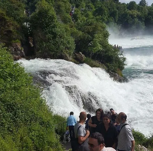 شقة Near Rheinfall جيستيتين